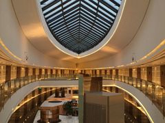 -上海滴水湖皇冠假日酒店