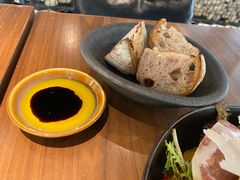 餐前面包-Erman岩烧牛排(虹桥南丰城店)