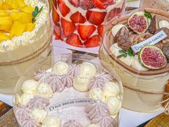 -顶东面包花园·生日蛋糕(世博店)