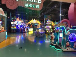 -探奇乐园蹦床公园(日月广场店)
