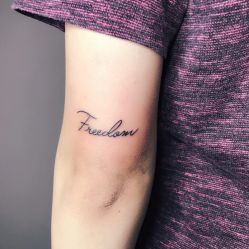 -SNOW TATTOO STUDIO