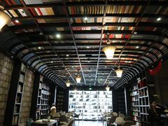 -钟书阁(松江泰晤士小镇店)