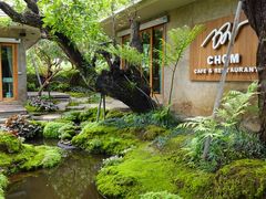-Chom Cafe and Restaurant