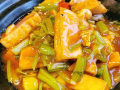 雪菜虾仁豆腐煲-有璟阁港式餐厅(国贸商城店)