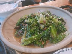 鱼油麦菜-爱啤精酿·民谣酒馆(滨江店)