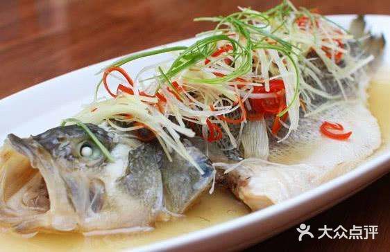 卖鱼添饭店
