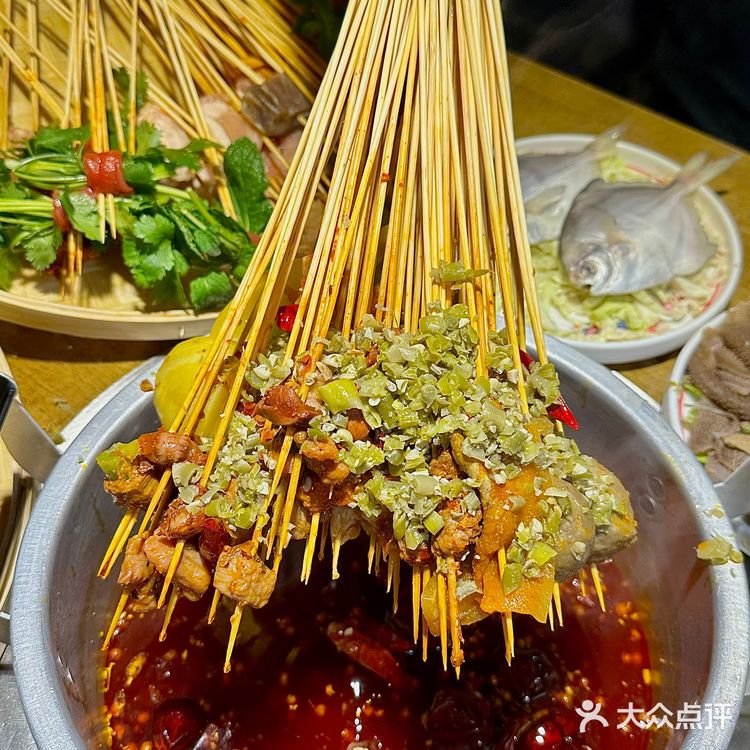 可以永远相信！昆明人排队都要吃的串串！ 