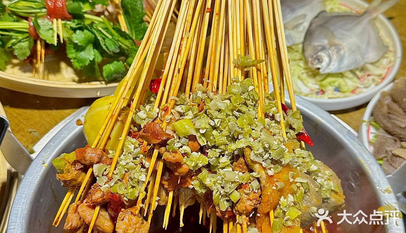可以永远相信！昆明人排队都要吃的串串！ 