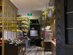 -钱小奴海鲜自助黑金店(杭州滨江龙湖店)