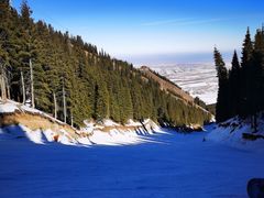 -丝绸之路山地度假区滑雪场