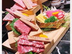 -山川小町·极番烧肉(新地假日广场店)
