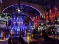 -FOUR PLAY BAR