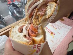 -Bánh Mì Huynh Hoa