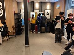 -麦当劳(上海虹桥站30B检票口楼上)