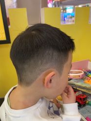-爆米花儿童美发乐园