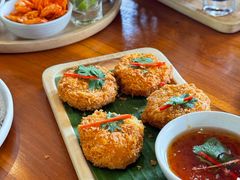 -Chom Cafe and Restaurant