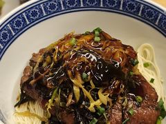 葱烧大排拌面-沪西老弄堂面馆(定西路店)