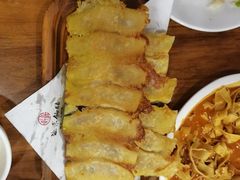 -宣海荣锅贴大王·陕味小吃集(钟楼店)