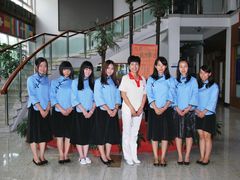 -上海市民办金苹果学校