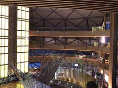 -上海滴水湖皇冠假日酒店