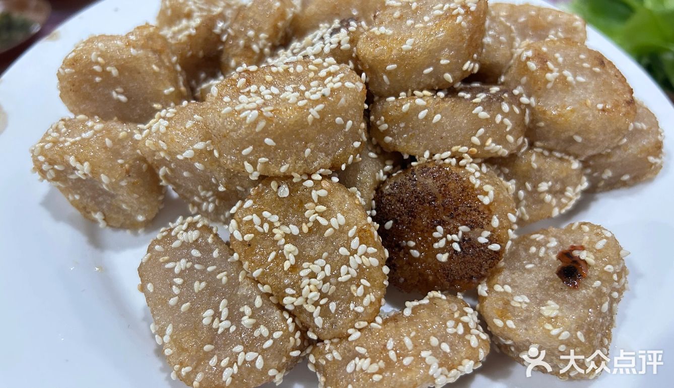黄水镇上一家开了多年的菌汤老店