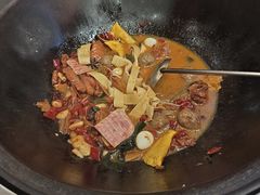 -鲁员外地锅鸡地锅鱼(古墩路店)