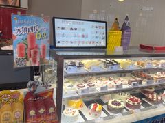 -85度C(生甜甜圈研究工坊·上海平凉店)