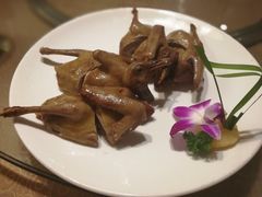 盐香乳鸽-蠔爺王志德生蚝馆(金沙湾店)