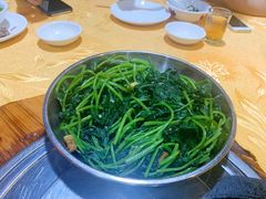 蒜蓉炒番薯叶-柴火农庄(东海路店)