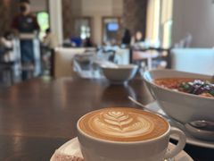 -Chom Cafe and Restaurant
