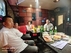 -依呀呀ktv烧烤小串(中山西路店)