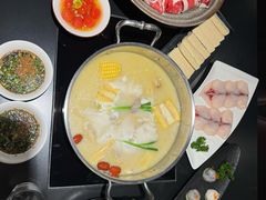 -鲜入唯煮·港式海鲜牛肉火锅(金宝街店)