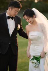 -喜爱高定婚纱摄影