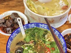 -桥香园云南过桥米线(金马碧鸡店)