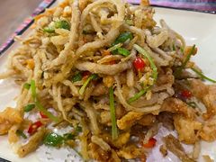 -香巴拉云南餐厅(华莱坞店)