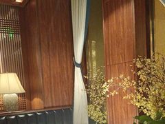 -八府香鸭·啫啫煲(华山路店)