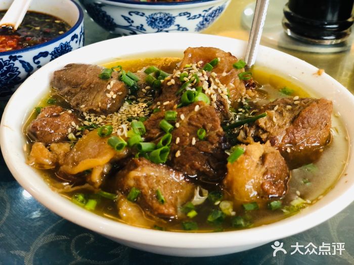 回辉登偰氏面片(东莲花美食街店)红烧牛肉图片