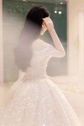 -莫小姐婚纱