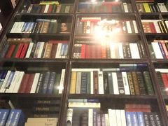 -钟书阁(松江泰晤士小镇店)