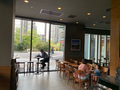 -星巴克臻选(深圳龙华红山天虹店)
