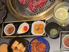 -铭牛烧肉·和牛海鲜自助(高新月牙湖店)
