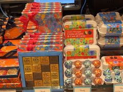 -VENCHI 闻绮(上海佛罗伦萨小镇店)