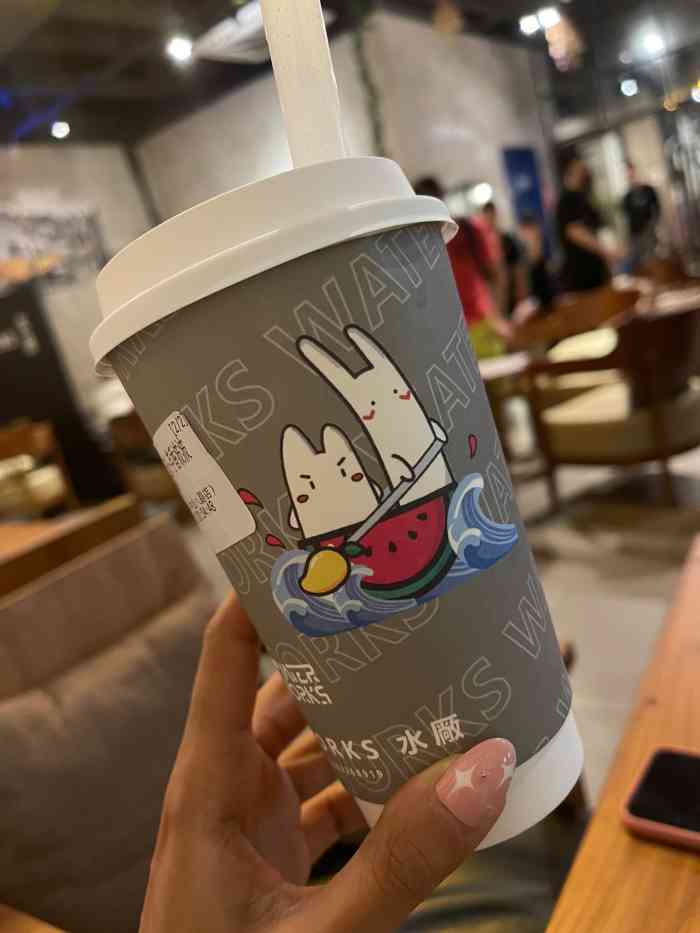 水厂咖啡(中山八路店)-"马路边上很容易就能找到,门面颇大的,有室.