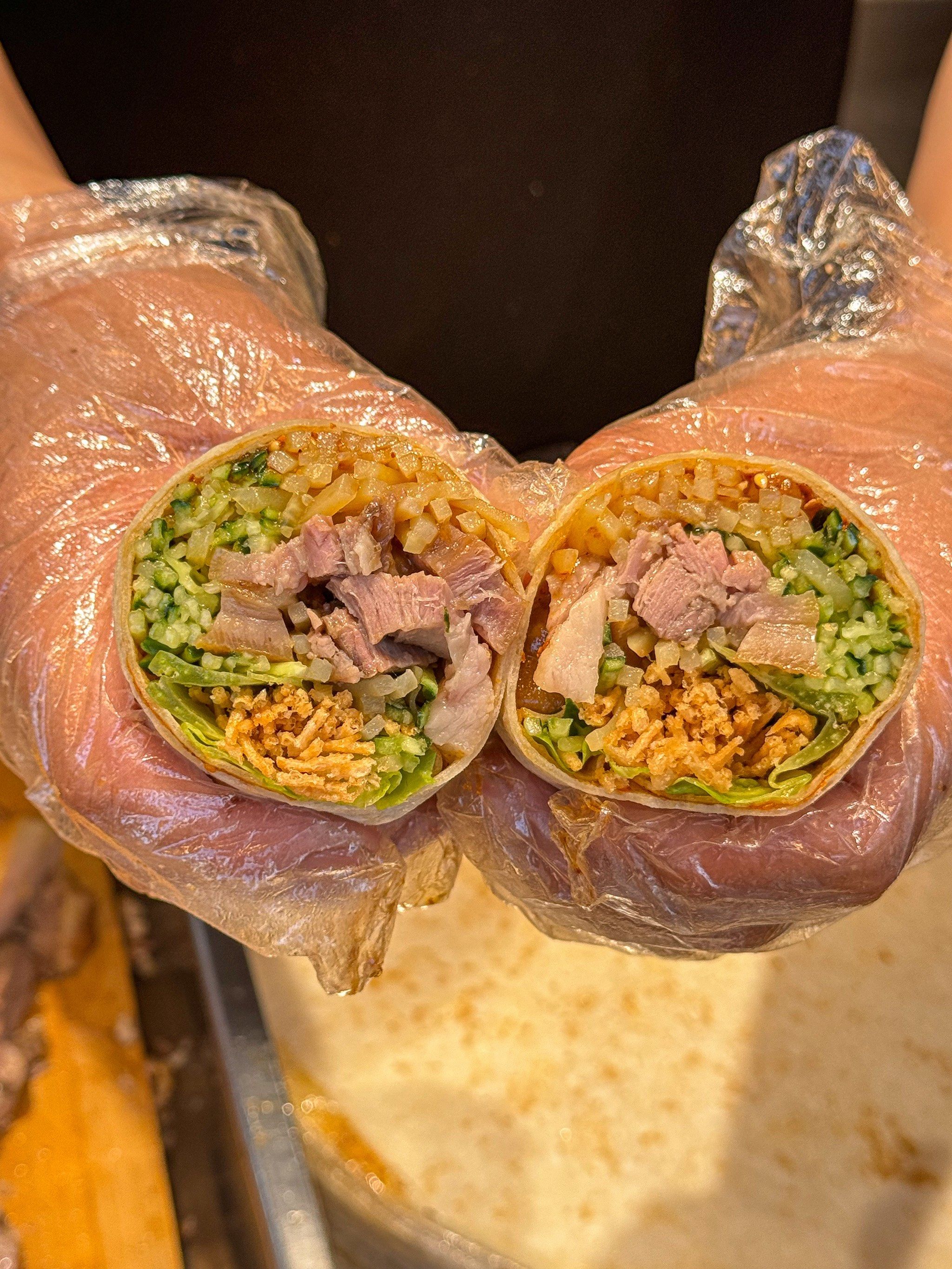 猪头肉卷饼?一吃一个不吱声