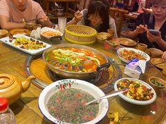 -亮欢寨酸汤鱼(沙冲路店)