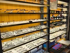 -优医视平价眼镜蔡司依视路折扣工厂店(十里堡店)