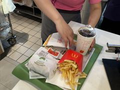 -麦当劳(上海虹桥站30B检票口楼上)