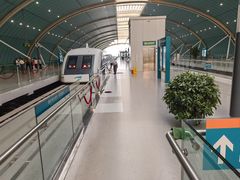 -龙阳路磁悬浮列车总站-停车场