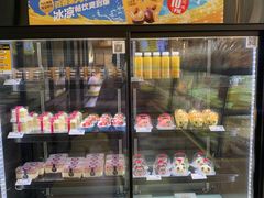 面包甜点陈列柜-味多美蛋糕(欢乐谷店)
