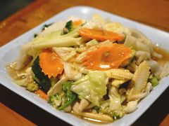 蔬菜混炒-Ruam Saep Yok Khok Som Tam